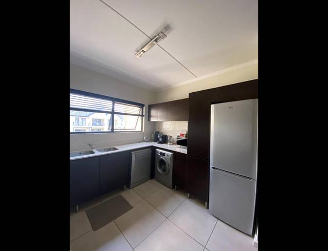 2 BEDROOM APARTMENT FOR SALE IN KYALAMI HILLS